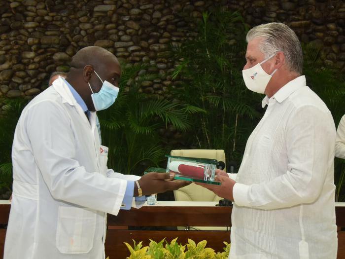 Brigada Henry Reeve que regresaron de Togo y Kuwait
