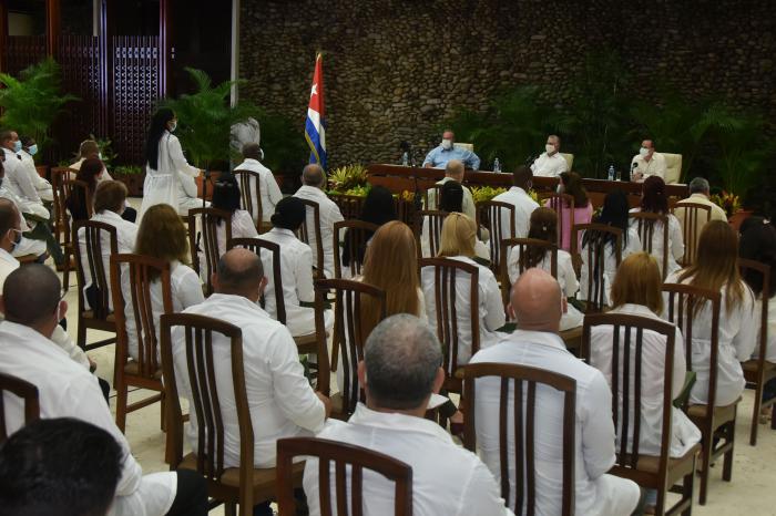 Brigada Henry Reeve que regresaron de Togo y Kuwait
