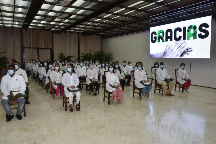 Brigada Henry Reeve que regresaron de Togo y Kuwait