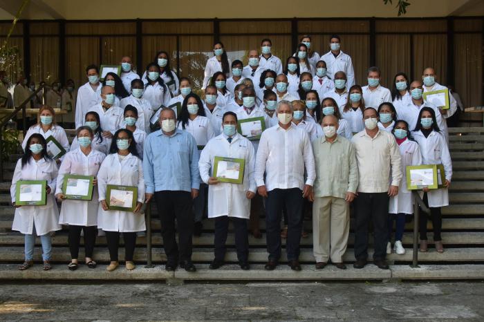 Brigada Henry Reeve que regresaron de Togo y Kuwait