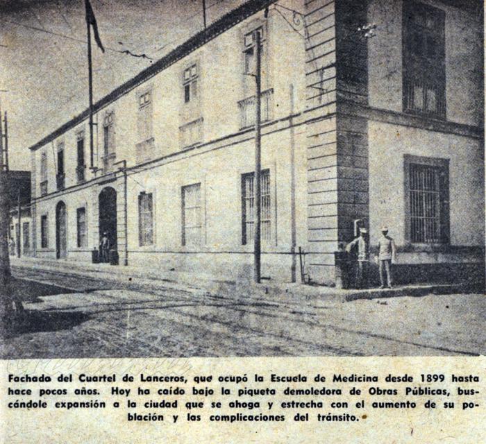 El Cuartel de Lanceros se construyó en 1845 con el propósito de alojar allí a la escolta y a la guardia de honor del Palacio de los Capitanes Generales.