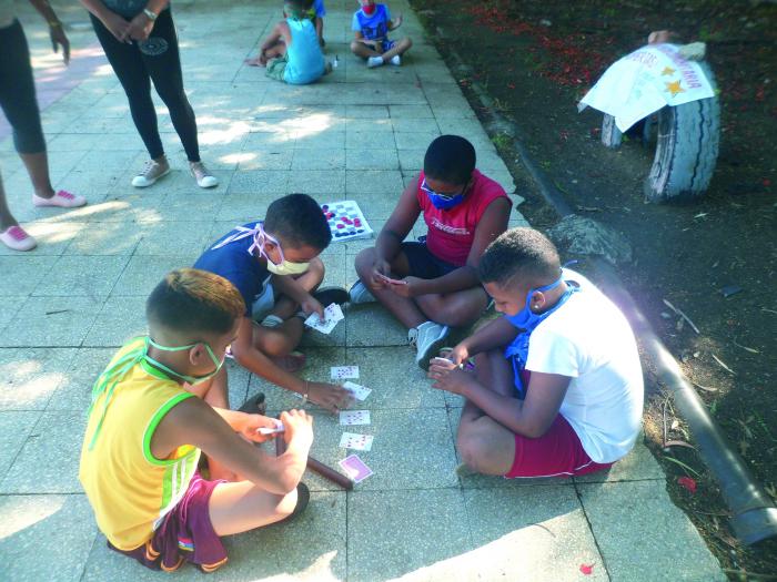 Los juegos pasivos también forman parte de las actividades del verano.