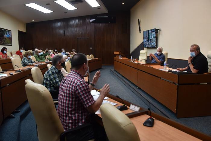 En el intercambio con los gobernadores y ministros, se confirmó que los daños más cuantiosos se 
contabilizan en el sistema eléctrico.
