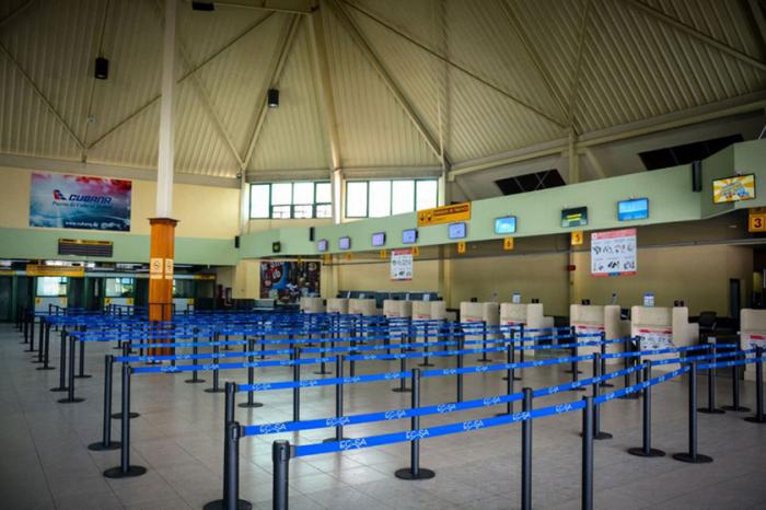 La decisión fue avalada por especialistas de una comisión nacional integrada por expertos de los ministerios de Salud Pública, Turismo y Transporte; también del Instituto de la Aeronáutica Civil de Cuba (IACC) y la Corporación de la Aviación Cubana