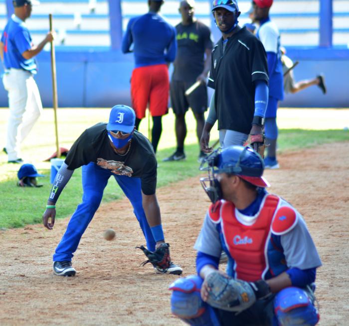 Los leones entrenan bajo el estricto cumplimiento de las medidas sanitarias.