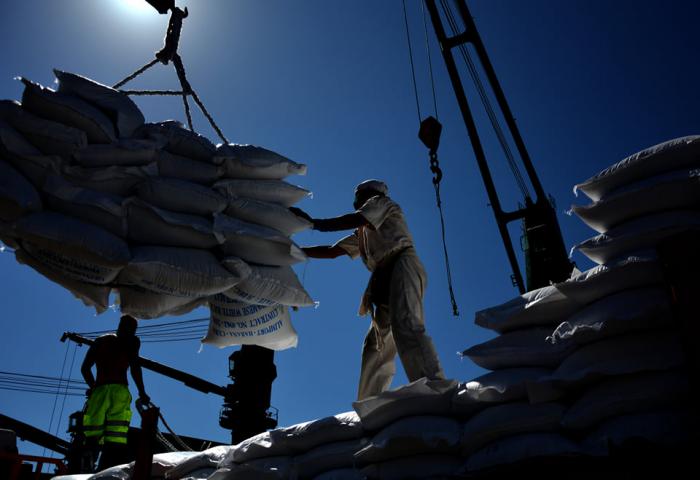 Entre las donaciones realizadas a Cuba este año, figuran las 5 000 toneladas de arroz enviadas desde Vietnam.