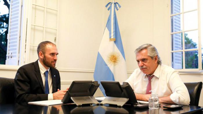 Alberto Fernández y Martín Guzmán consiguieron, junto al resto del gabinete, reestructurar también el 98,8 % de la deuda emitida bajo ley argentina. Foto: Tomada de Télam 