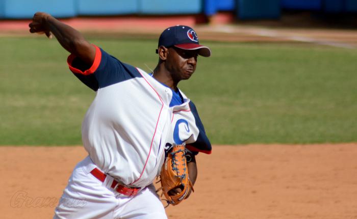Beisbol Serie 59 Play Off Final MTZ vs CMG play 2dos Yosimar Cousin lanzador ganador de este juego.