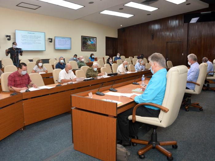 El nuevo brote mantiene las alertas en todos los escenarios. foto: estudios revolución