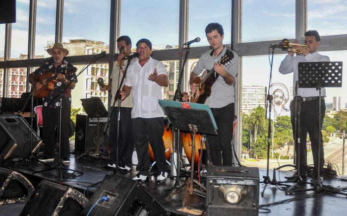 Presentacion del disco “El swing del son”, grabado bajo el sello EGREM de Pancho Amat y el Cabildo del Son, en el delirio Habanero
