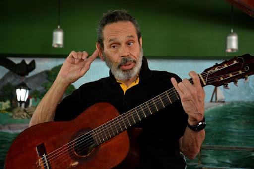 Leo Brouwer, compositor, guitarrista y director de orquesta cubano, durante un encuentro con participantes en la Segunda Edición  del Concurso y Festival de Guitarras Edgardo Martín, en el Hotel  Casa Verde, del Reparto Punta Gorda, en Cienfuegos, Cuba, el 15 de marzo de 2017.  ACN FOTO/Modesto GUTIÉRREZ CABO/sdl