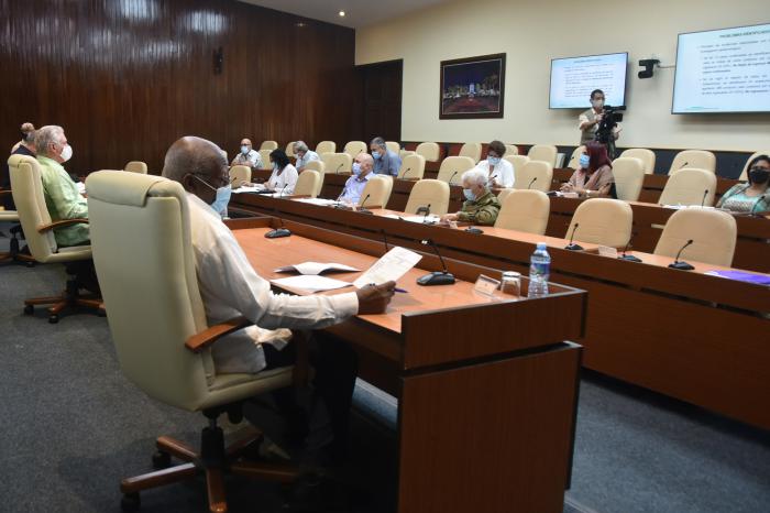 reunion coronavirus 23-9