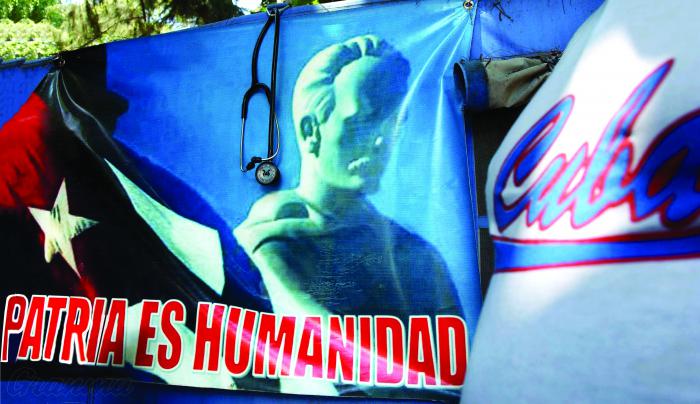 Presencia de José Martí en la Brigada Médica Cubana en Haiti, campamento del Anexo en Puerto Principe.

Inte2052