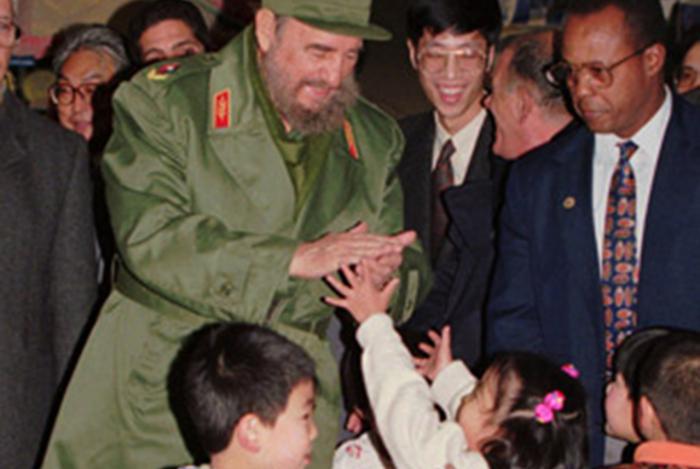 La primera visita de Fidel a China, en 1995, fue clave para establecer consensos sobre la cooperación práctica entre ambas naciones.