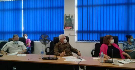 El Comandante de la Revolución y viceprimer ministro Ramiro Valdés Menéndez, insistió en que las deficiencias que menoscaban el trabajo de los Consejos Energéticos en los territorios tienen que resolverse con prontitud,