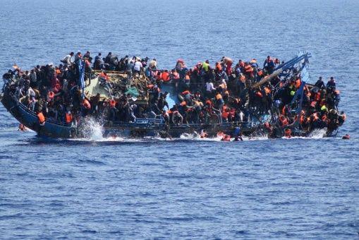 La migración a Europa es un problema que la UE ha enfrentado, hasta ahora, con fuertes medidas restrictivas.