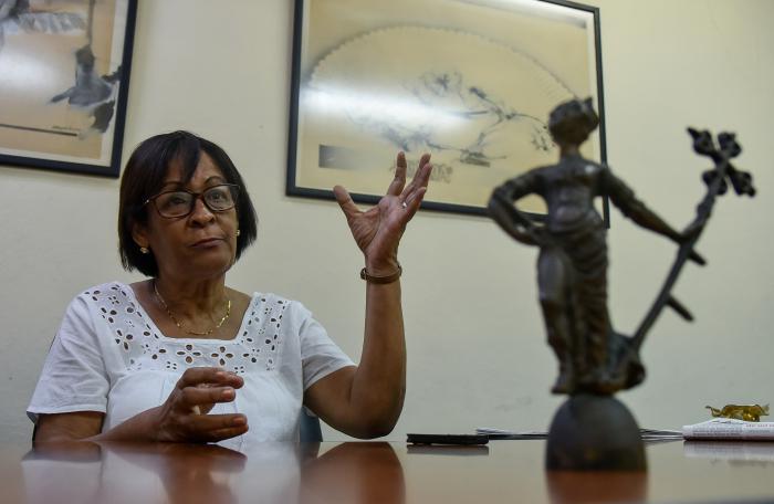 Marta Jiménez Sánchez, directora del semanario, destaca que  Tribuna de La Habana  asumió en 40 años las aspiraciones y preocupaciones de los capitalinos.