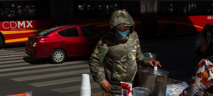 Vendedores ambulantes en México, en medio de la pandemia de coronavirus.