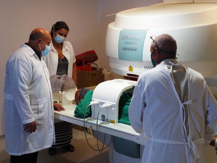 Hospital Provincial Clínico Quirúrgico Arnaldo Milián Castro, de Santa Clara, médicos, enfermeras, especialistas y trabajadores de ese prestigiosos centro