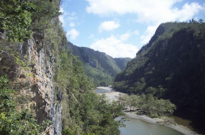 En el país existe un universo de lugares con interés geológico, e incluso, se cuenta con inventario nacional que data del año 2005. En la gráfica, el abra del río Yumurí, en Baracoa. foto: Cortesía del Ministerio de Energía