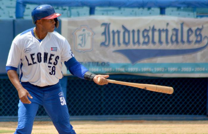 Correa quiere esforzarse al máximo para que Industriales luche por el primer lugar del campeonato. Foto: Ricardo López Hevia