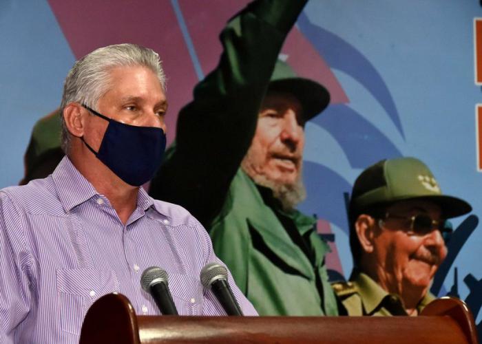 El Jefe de Estado cubano reconoció el avance integral de Santiago de Cuba, al resumir la visita gubernamental que, durante dos días, evalúo la marcha de importantes programas de desarrollo en este territorio sobre el cual resaltó que de las 59 indicaciones registradas en los dos recorridos anteriores se han cumplido 53. 