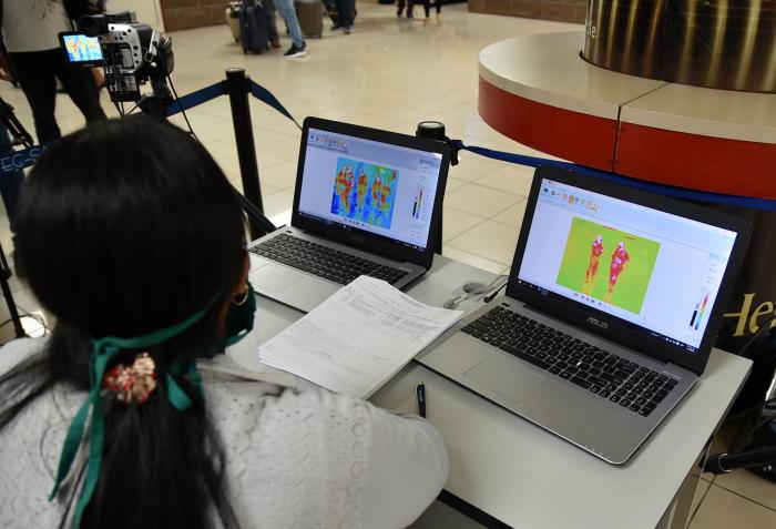 Se encuentran abiertos todos los aeropuertos internacionales para vuelos comerciales, excepto el aeropuerto de La Habana, que se mantendrá limitado a vuelos humanitarios y de carga, por el momento. 