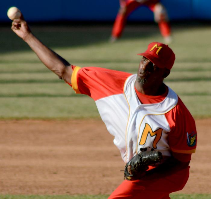 Beisbol Serie 59 Play Off Final MTZ vs CMG Juego 3-gana mtz 6 x 1 Yonder Martinez