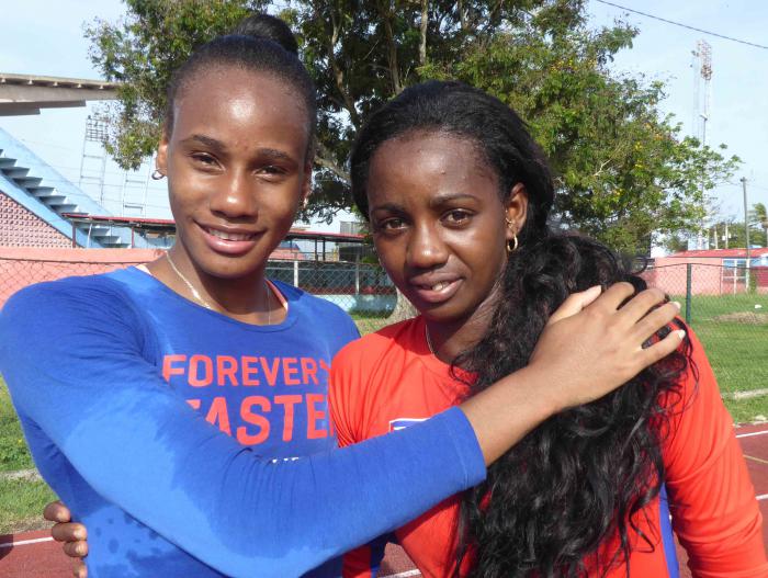 Adriana (a la izquierda) y Yorgelis, unidas por el deporte y una sincera amistad. Foto del autor