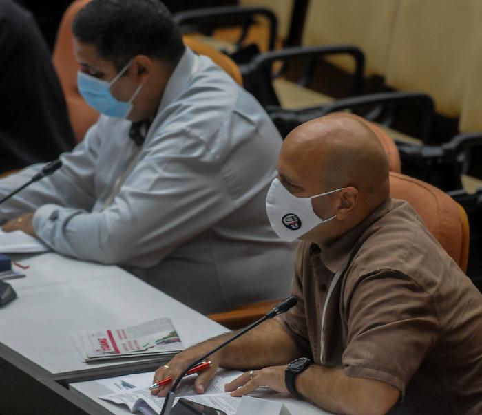 Quinto Período ordinario de sesiones, IX legislatura,  presidido por Miguel Dìaz Canel bermúdez, Presidente de la Republica de Cuba y Esteban lazo hernandez, Presidente de la ANPP, Gerardo hernñandez Nordelo; Coordinador Nacional de los CDR