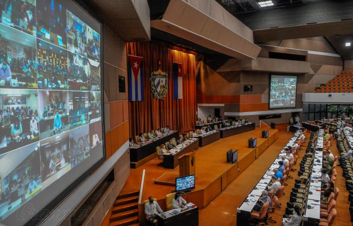 Quinto Período ordinario de sesiones, IX legislatura,  presidido por Miguel Dìaz Canel Bermúdez, Presidente de la Republica de Cuba y Esteban lazo Hernandez, Presidente de la ANPP, información a los Delegados sobre el enfrentamiento a la Covid 19
