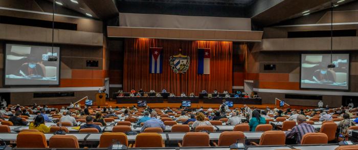 Quinto Período ordinario de sesiones, IX legislatura,  presidido por Miguel Dìaz Canel bermúdez, Presidente de la Republica de Cuba y Esteban lazo hernandez, Presidente de la ANPP