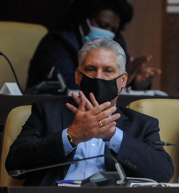 Quinto Período ordinario de sesiones, IX legislatura,  presidido por, El General de Ejército, Raul castro Ruz, Primer Secretario del PCC,  Miguel Dìaz Canel Bermúdez, Presidente de la Republica de Cuba y Esteban lazo Hernandez, Presidente de la ANPP, Sesión Plenaria, Ratificación de los decretos leyes y acuerdos de Estado