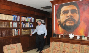 VISITA DE DIAZ-CANEL AL PERIODICO GRANMA