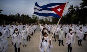 medicos cubanos regresan de dominica