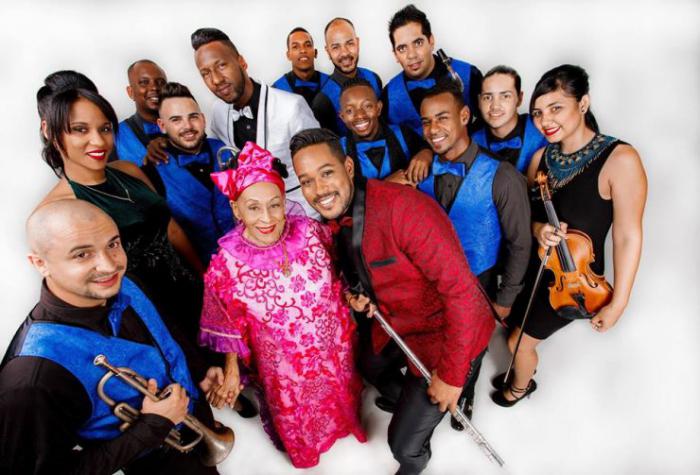 Omara Portuondo junto a la orquesta Faílde. Foto: Tomada de Internet