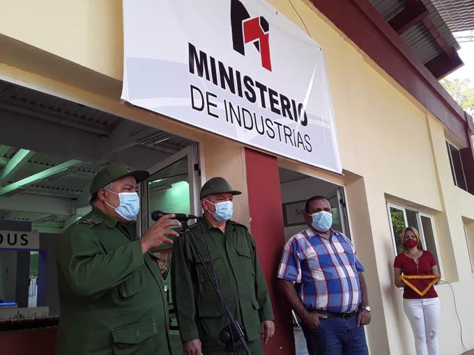 Esta feria pretende no solo demostrar lo que en la provincia se puede hacer, también tiene como perspectiva encadenar productivamente unas empresas con otras