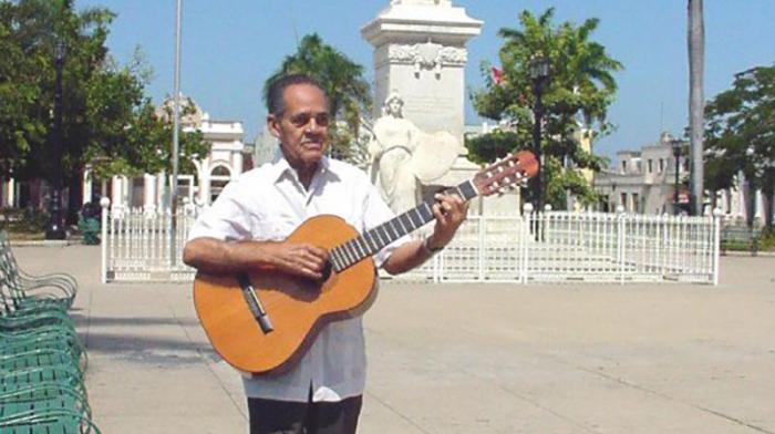 El músico cienfueguero «Felito» Molina regaló su magisterio a importantes figuras de nuestro pentagrama.