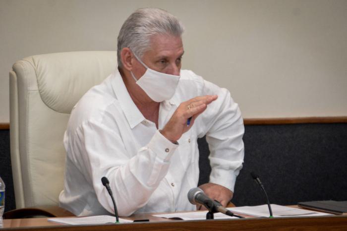 El Presidente de la República insistió en la importancia de no disminuir la cantidad de muestras PCR que se realicen. 