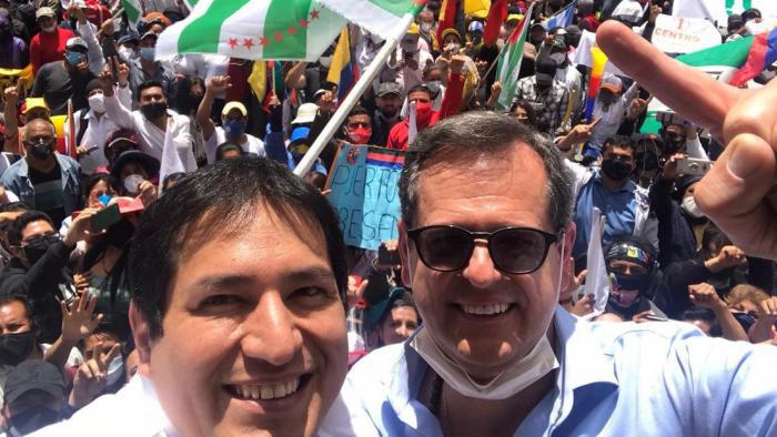 Los candidatos Andrés Arauz y Carlos Rabascall