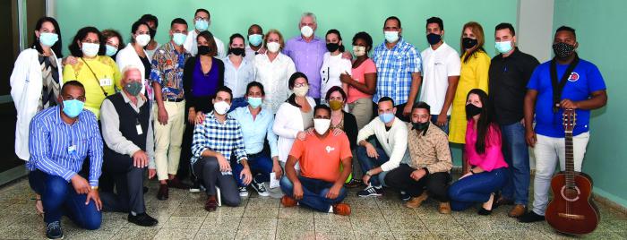El Presidente de la República de Cuba reconoció el aporte de los universitarios en el enfrentamiento a la covid-19. foto: estudios revolución