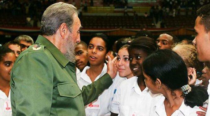 La clave del enlace entre tiempos está en la continuidad de lo que Fidel denomina «el espíritu revolucionario de nuestro pueblo» y «la tarea en cada momento». 
