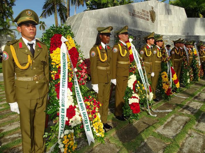 Los caídos en misión internacionalista recibieron el tributo de la dirección el país y del pueblo de Cuba.