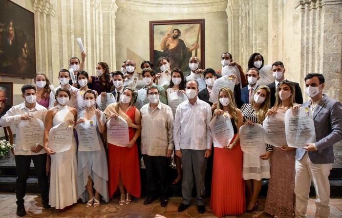 Acto de la VIII Graduación ¨Eusebio Leal Spengler¨ de la Licenciatura en Realaciones Internacionales, en la Basilica Menor del Convento de San Francisco de Asís, presidenr Bruno Rodríguez Parrilla, ministro de Relaciones Exteriores y Rogelio Polanco, rector del Instituto Superior de Relaciones Internacionales ¨Raúl Roa García¨