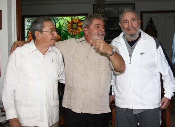 Fidel Castro, Raúl Castro y Luiz Inacio Da Silva (Lula) Foto: Ricardo Stuckert