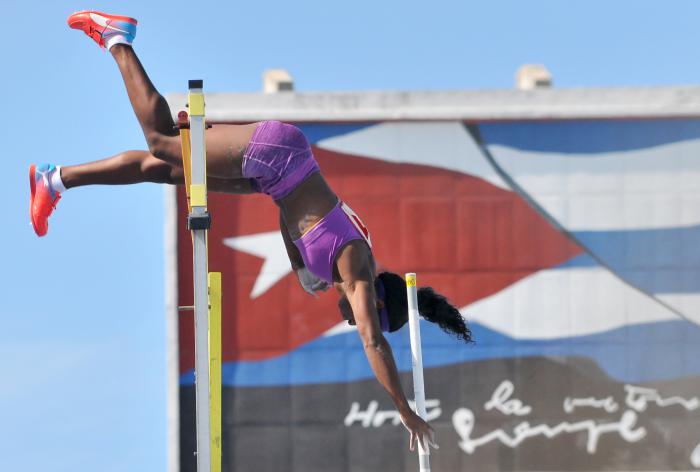 Atletismo Copa Cuba Yarisley Silva gana el salto con pértiga F