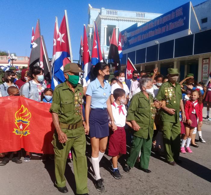 Como simbólica muestra de los lazos intergeneracionales, combatientes y jóvenes compartieron de la mano, la reedición de la Caravana de la Libertad.