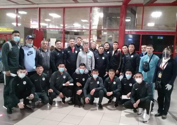El equipo de boxeo de Kazajistán llegó a La Habana para cumplir una base de entrenamientos. foto: Jit
