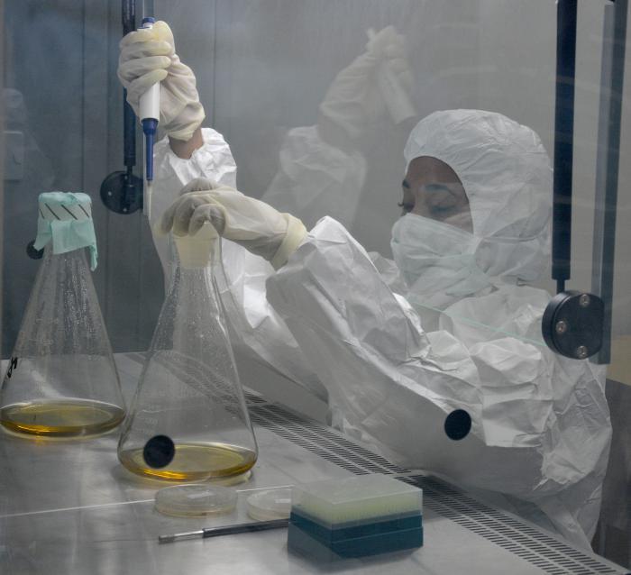 Centro de Ingeniería genética y Biotecnología. Producción del Interferón Cubano
