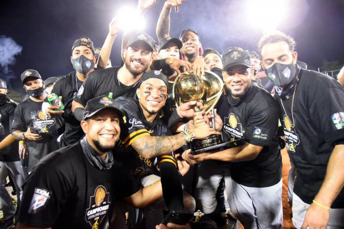 Las Águilas Cibaeñas se lograron sus corona número 22 en la liga dominicana de béisbol.
